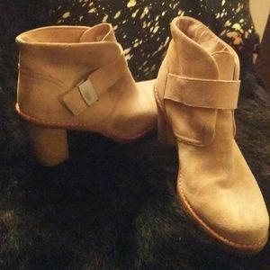 UGG Australian Ankle Boot